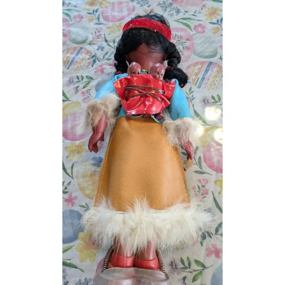 Vintage Native American Style Souvenir Doll Brown Hair Beaded Decoration - Picture 3 of 4